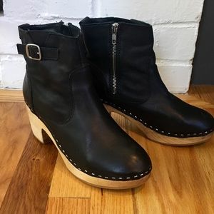 Black Steve Madden booties